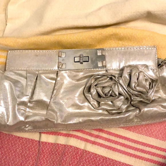 Silver clutch - Picture 1 of 1